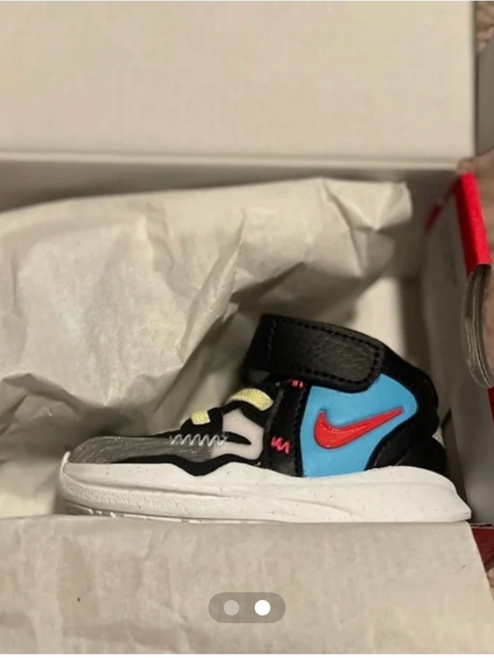 Nike Kids High-Top Sneaker in Black, White, Red, Blue, Yellow - Picture 2 of 2